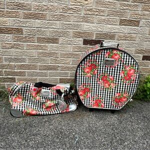 2 pc Set Betsey Johnson Floral Gingham Luggage Set - Black and Red (Roses)